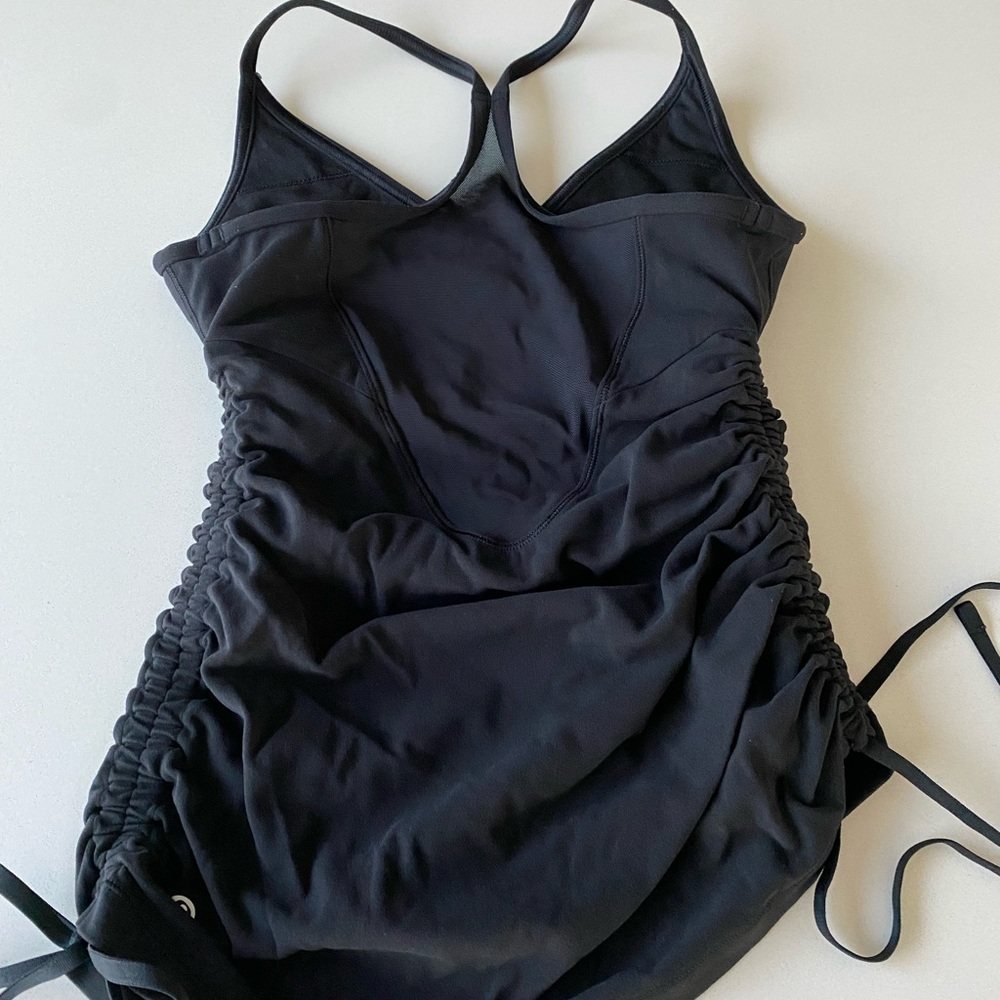 Lululemon full freedom tank black Sz 2 - Picture 3 of 7